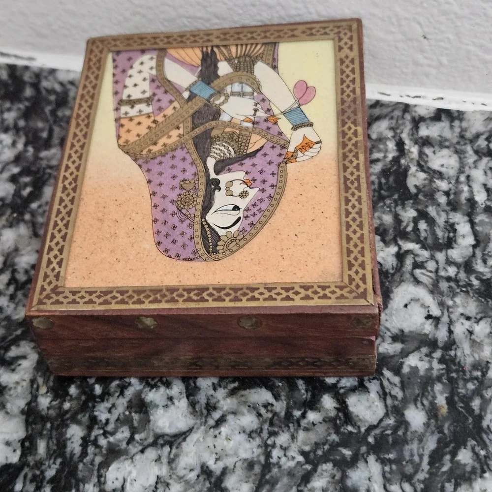 Vintage Indian Hand Painted Miniature Portrait Wood Jewelry Box‎ Brass Inlay 5x4